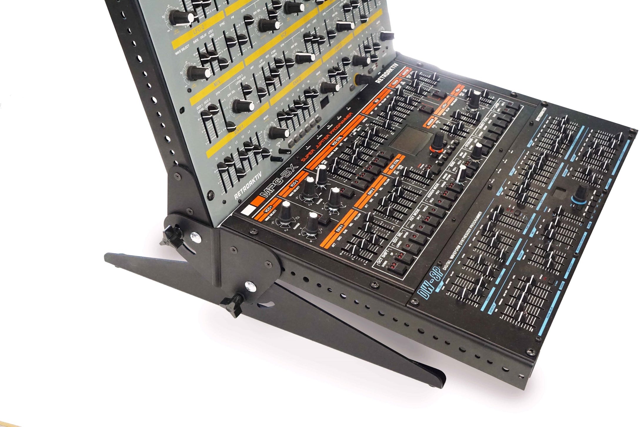 RETRAKT Adjustable Angled Rack-mounting System – retroaktiv
